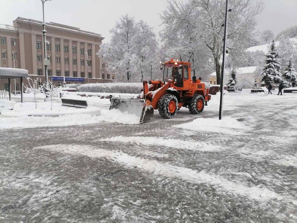 8 тысяч кубометров снега вывезено ночью с улиц Нижнего Новгорода
