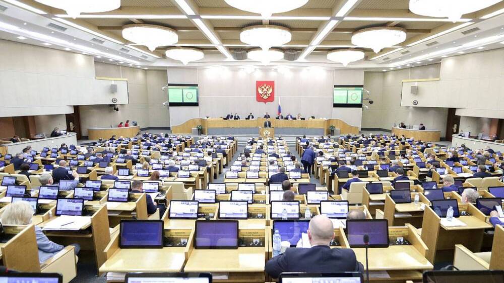 Госдума приняла в первом чтении законопроект о QR-кодах в общественных местах