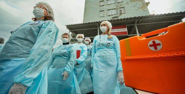 «Волна» коронавируса в России еще высока, но идет на спад — оперштаб