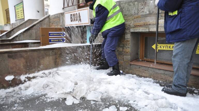МЧС предупредило петербуржцев о заморозках и гололедице 19 декабря
