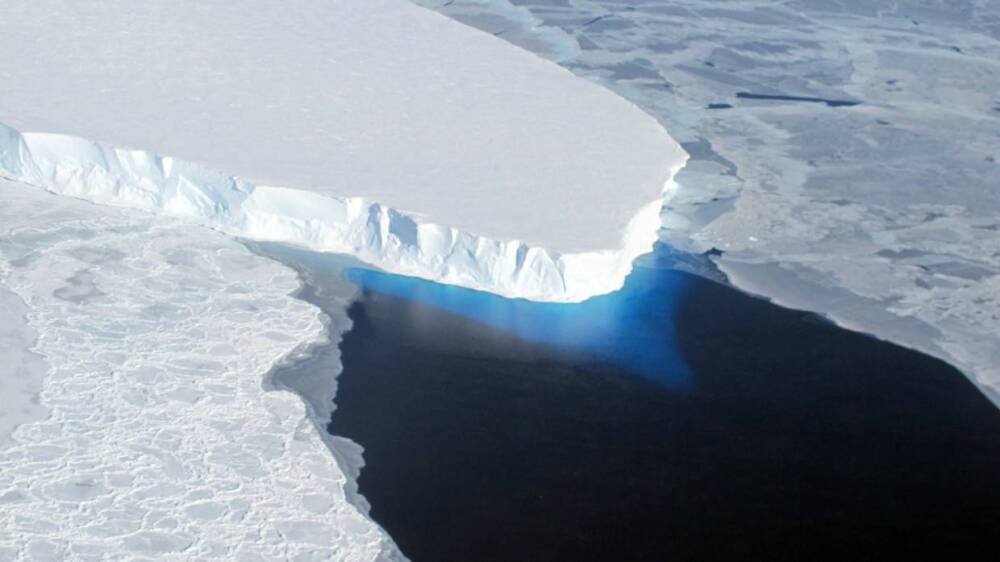 Ученые Университета штата Орегон обнаружили трещины в антарктическом леднике Судного дня