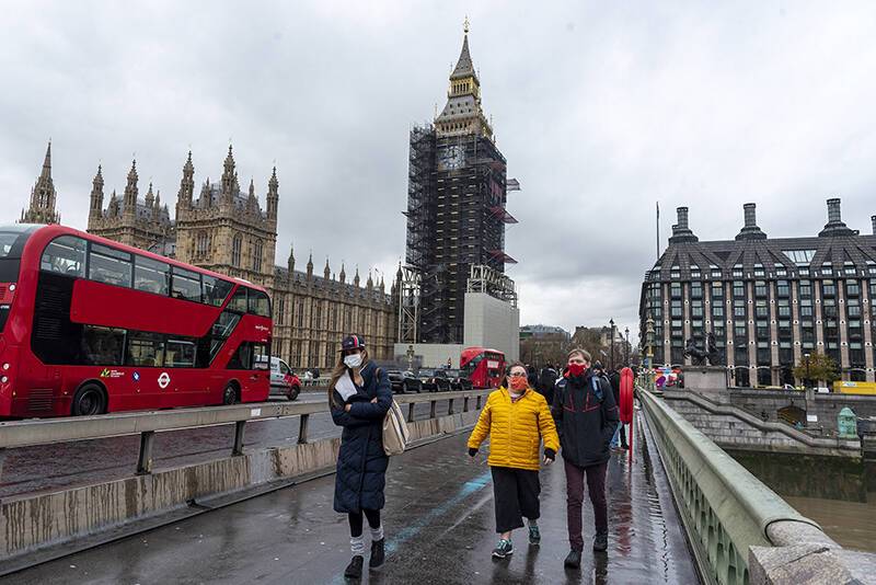 В Лондоне объявлено чрезвычайное положение из-за омикрон-штамма