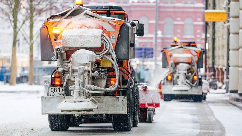 Более 10 тысяч единиц техники задействовали для уборки снега в Москве