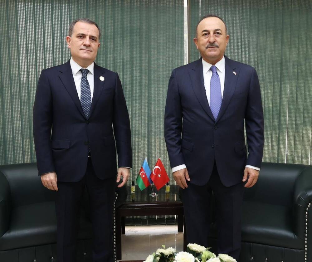 Министры иностранных дел Азербайджана и Турции обсудили итоги встречи в формате "3+3"