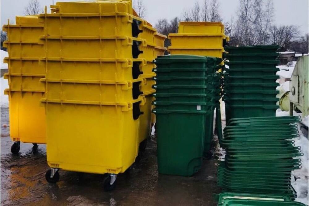 В Луге купили более 60 контейнеров для раздельного сбора мусора
