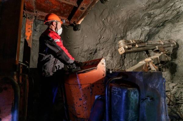 В Кемеровской области на шахте Рубана произошел пожар: в шахте находятся 128 человек