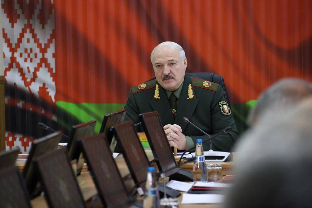 Лукашенко: Военные Украины сами предложили россиянам в 2014 году спасти Крым от НАТО