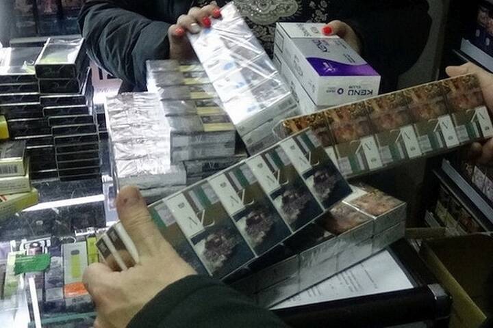 2058 пачек нелегального табака обнаружили таможенники в Смоленске