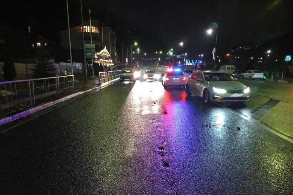 Водитель на Киа сбил пешехода в Сочи