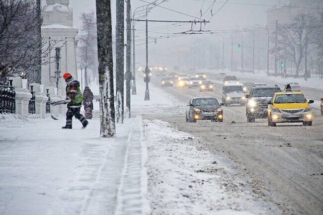 Очередная внезапная зима: Смольный оказался не готов к снегопаду в Петербурге