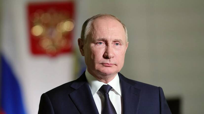 Путин распорядился выделить более 58 млн рублей на выплаты участникам обороны Севастополя