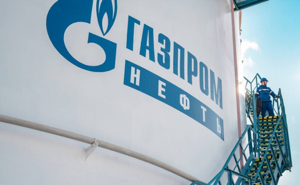 "Газпром нефть" поможет Узбекистану освоить производство бензина АИ-92 вместо АИ-80