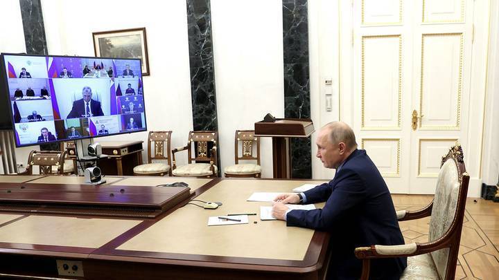 Путин обратил внимание на проблемы в оплате труда шахтеров