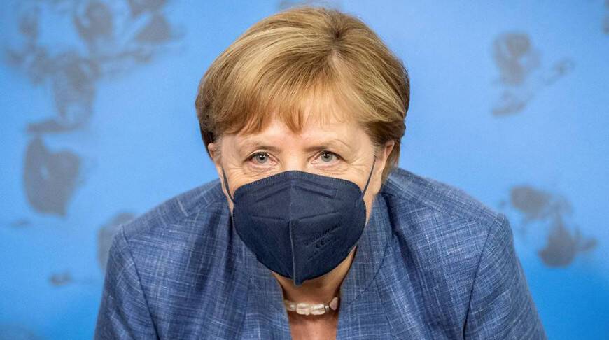 Меркель: в Германии могут ввести обязательную вакцинацию от COVID-19