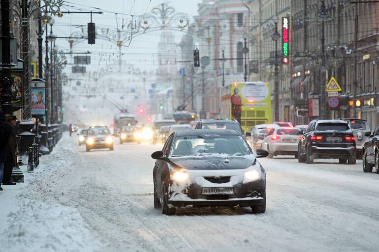 Снежный и морозный день ждёт петербуржцев в пятницу