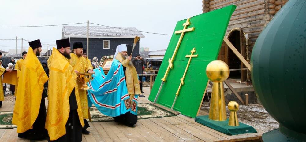 Купола храма в честь Людмилы Чешской освятили в Нижнем Новгороде