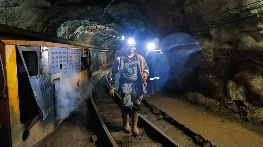 Путин заявил о необходимости изменить структуру оплаты труда шахтеров