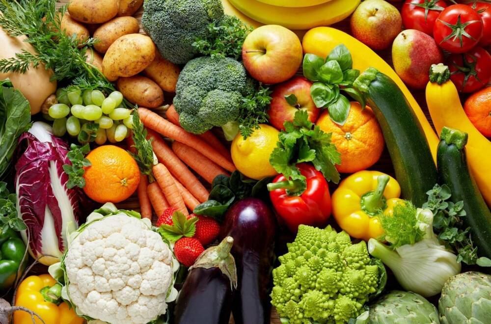 Россия ограничила поставки фруктов и овощей из ряда стран