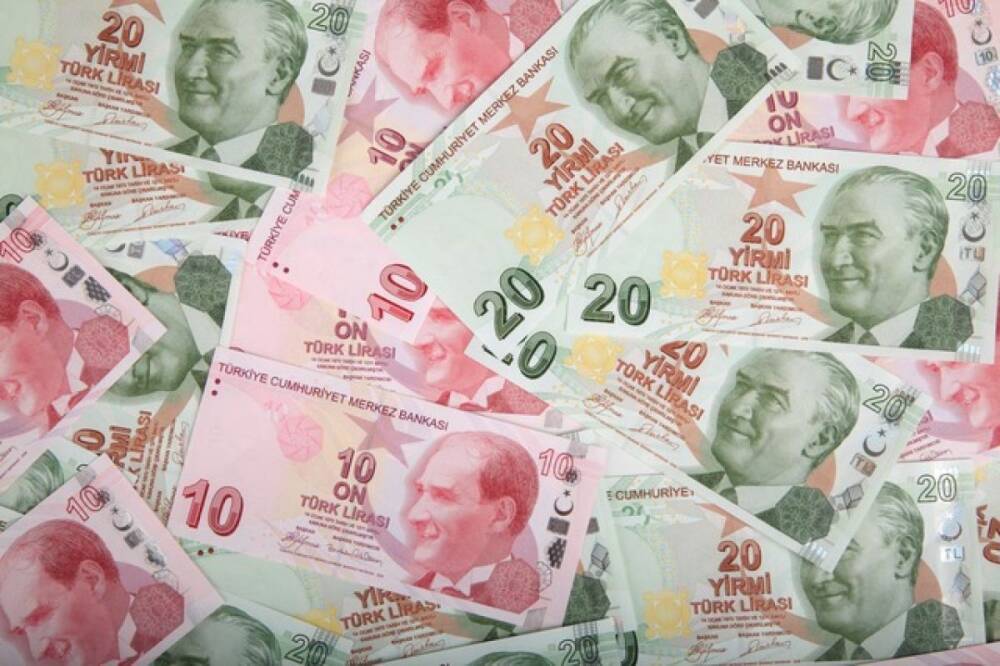 Турецкая лира вновь упала до рекордно низких значений