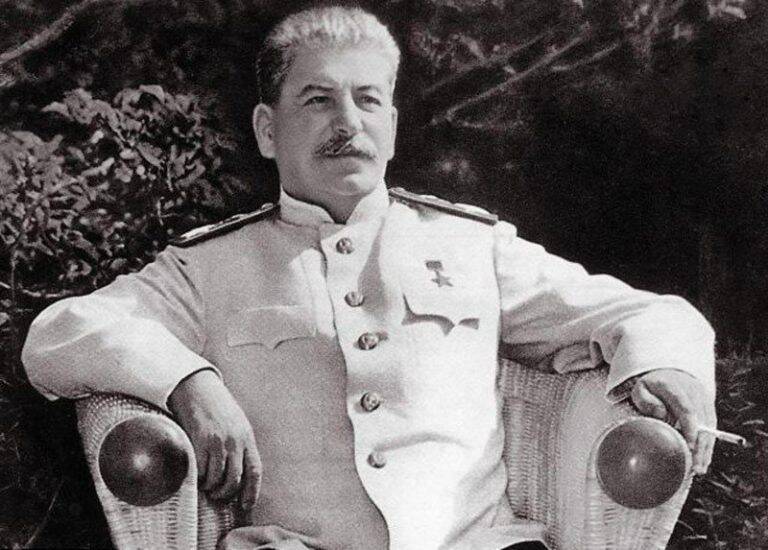 Самый скромный «вождь» СССР: какие сокровища нашли у Сталина после его смерти - Русская семерка