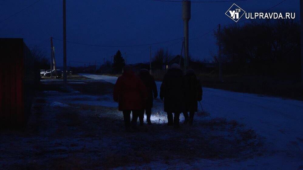 В кромешной тьме. Жители села Поповка Чердаклинского района живут без света на улицах
