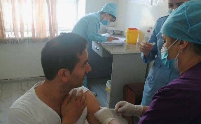 В Таджикистане вакцинированным от коронавируса будут выдавать QR-код