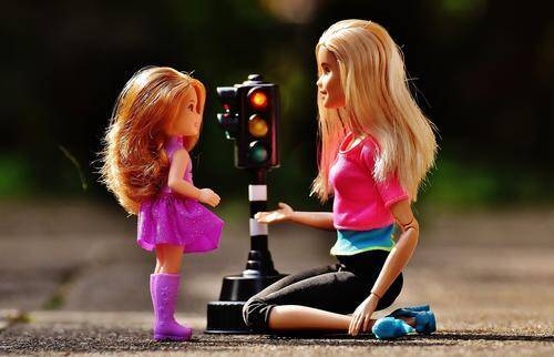Депутат Госдумы Мария Бутина считает, что куклы Барби вредны для российских детей и пропагандируют «оголтелый феминизм»