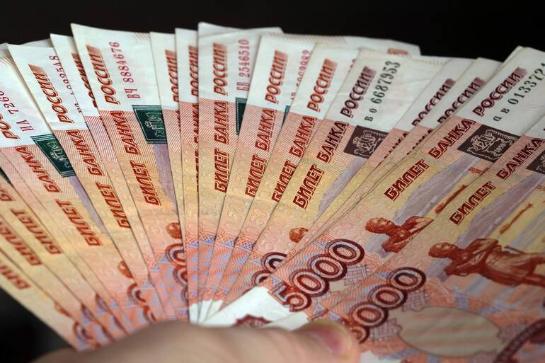 В России могут урезать до 100 тыс. рублей банковские вклады для малоимущих