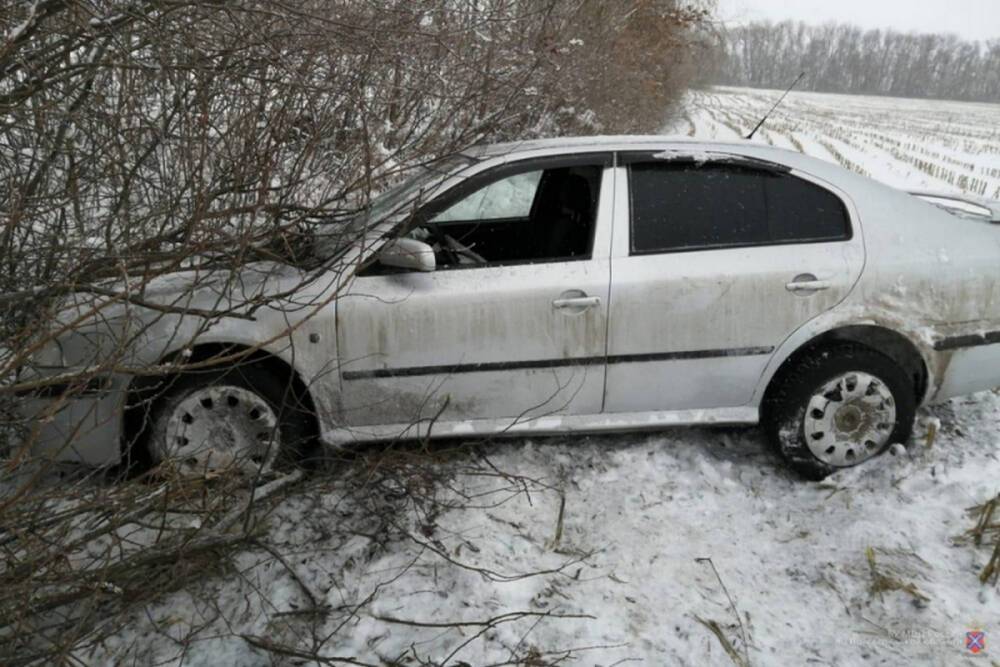 В Волгоградской области госпитализировали женщину – водителя иномарки