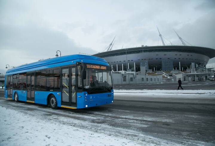 Власти Петербурга отменили решение о запрете работы транспорта в новогоднюю ночь