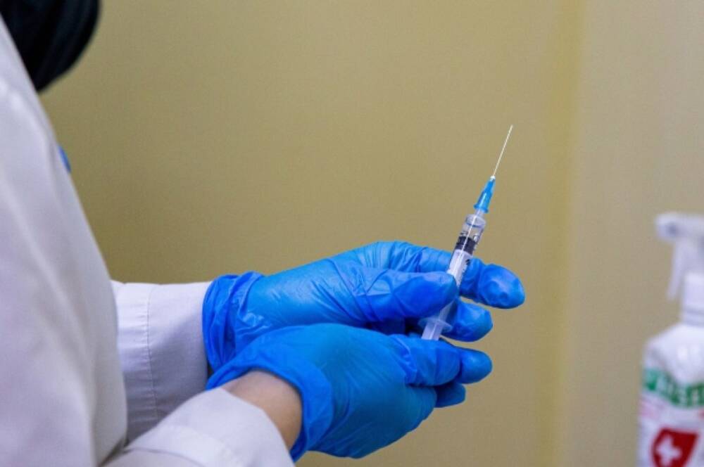 Песков назвал огромным успехом применение вакцины «Спутник V» в мире