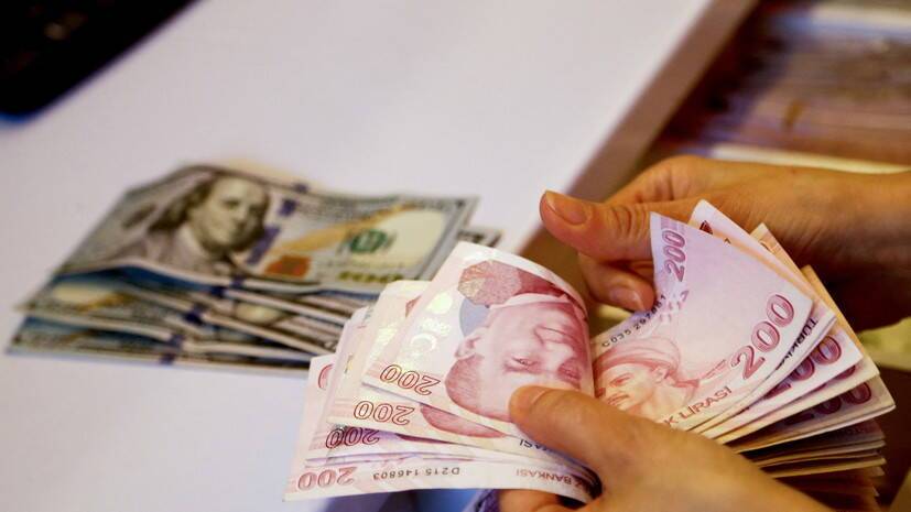 Турецкая лира укрепилась в полтора раза за сутки после рекордного падения