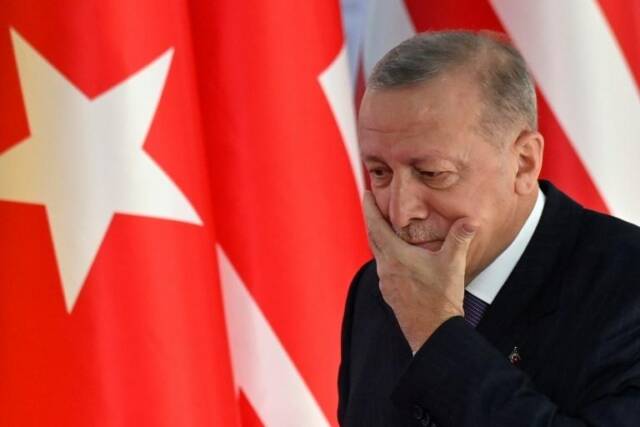 Крах турецкой лиры: иностранные покупатели наводнили рынки Турции, охотясь за дешевыми товарами
