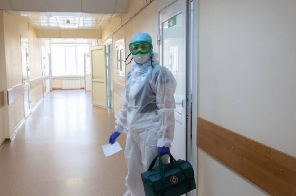 В России штамм коронавируса «омикрон» диагностировали у 30 человек