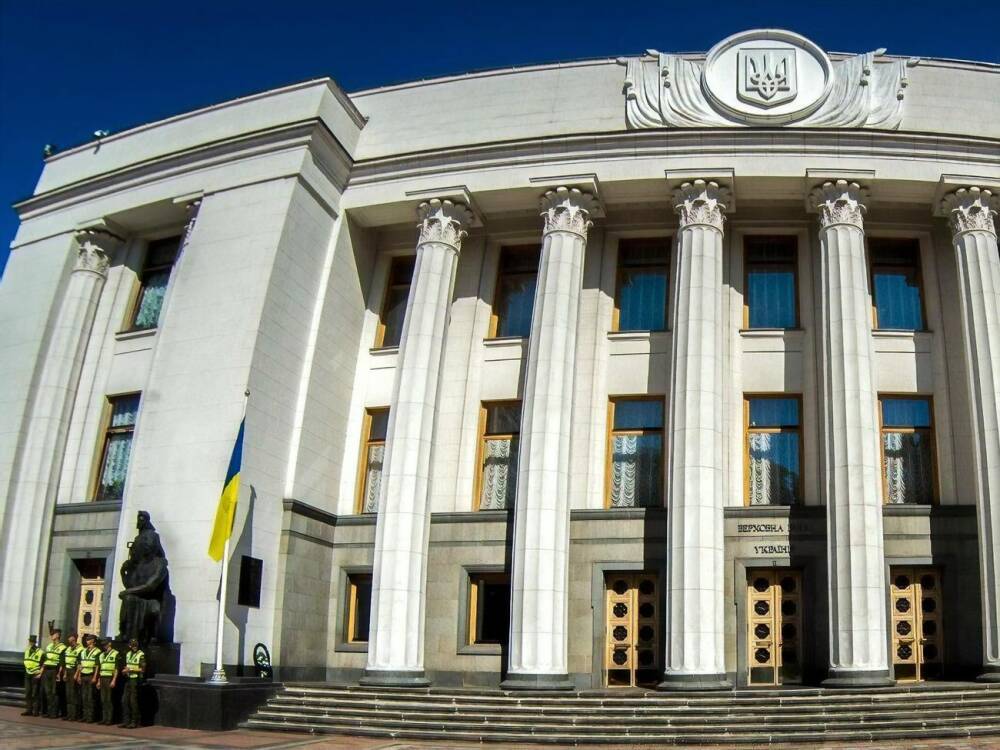 Рабинович принял участие в 1% голосований, Тимошенко выступила в Раде 188 раз. КИУ подвел итоги работы парламента