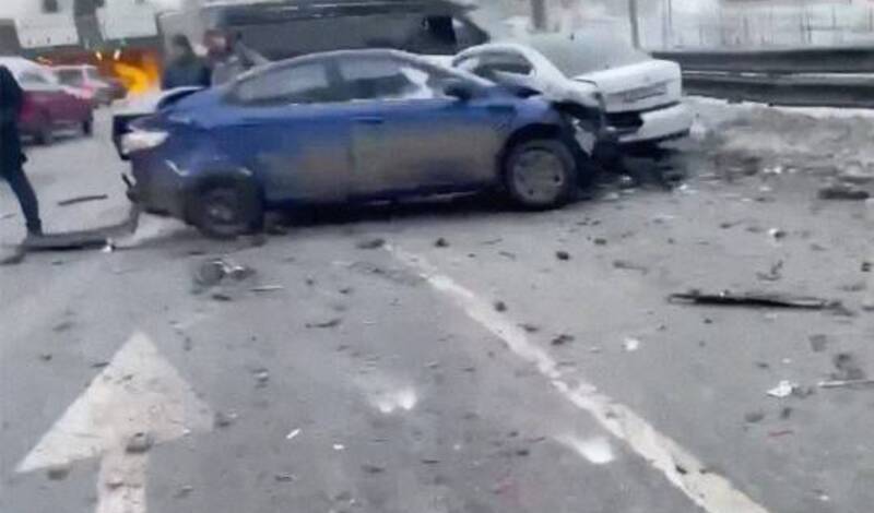 Два человека пострадали при ДТП с 20 автомобилями в Москве