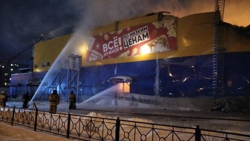 Полицейские в Томске задержали предполагаемого поджигателя гипермаркета «Лента»