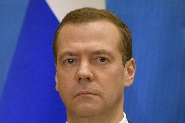 Медведев призвал менять миграционное законодательство