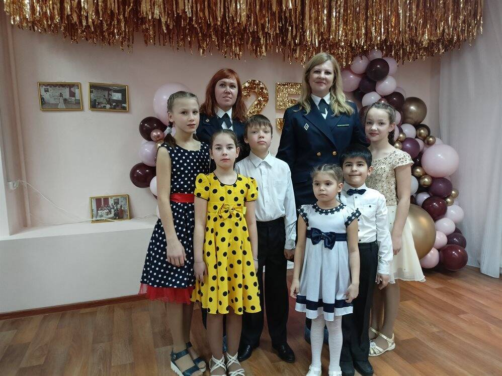 Ульяновские судебные приставы поздравили «Причал надежды» с юбилеем