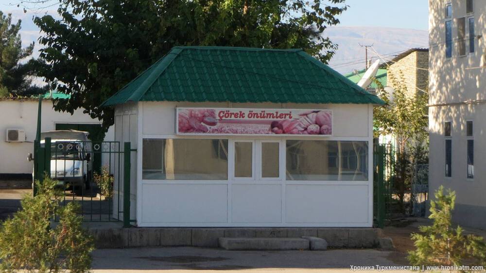 В Ашхабаде закрыли две частные пекарни из-за подозрений, что их владельцы получают муку по госценам