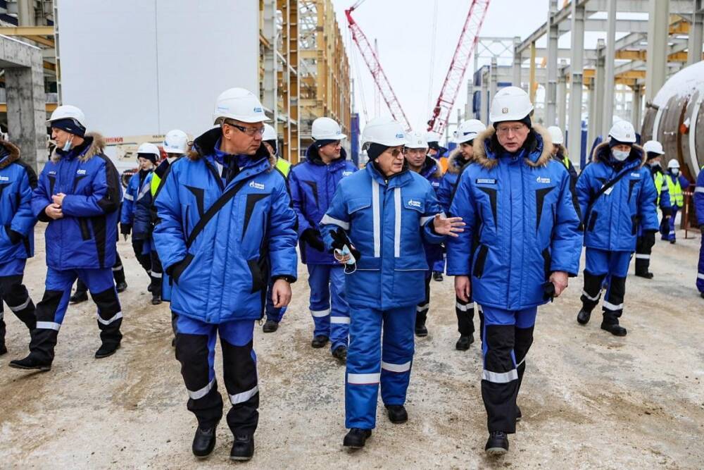 «Газпром нефть» открыла в Омске первый исследовательский центр для выпуска катализаторов
