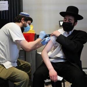 В Израиле начнут вакцинировать от коронавируса четвертой дозой