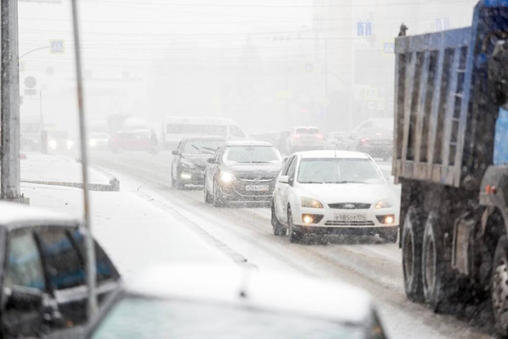 В Курганской области из-за снегопадов ограничили движение пассажирского транспорта