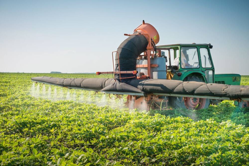 В Кыргызстан с начала года завезено почти 692,4 тонн пестицидов