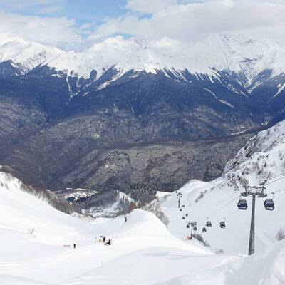 В Сочи на курорте "Роза Хутор" стартовал горнолыжный сезон