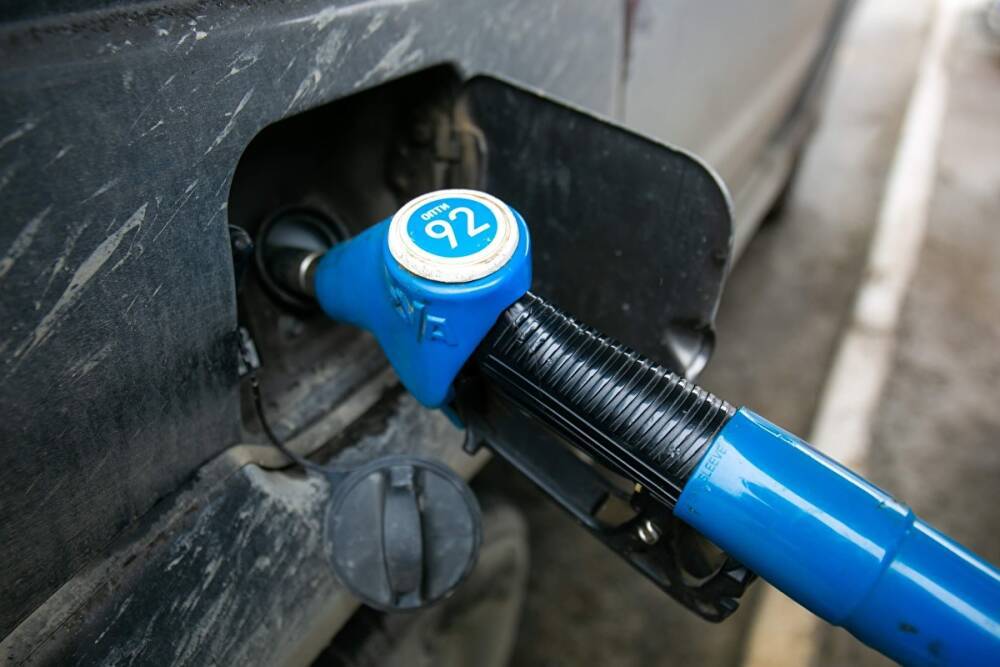 У ФАС появились вопросы к ценам на бензин в Свердловской области — они выше оптовых