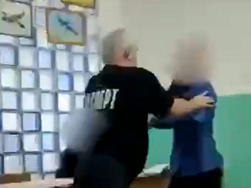 «Пошёл отсюда, тварь»: в Хабаровске школьный учитель обматерил ученика и вышвырнул его из кабинета