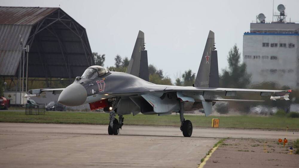 EurAsian Times: пилоты F-35 и F-22 стараются избегать встреч с российским истребителем Су-35