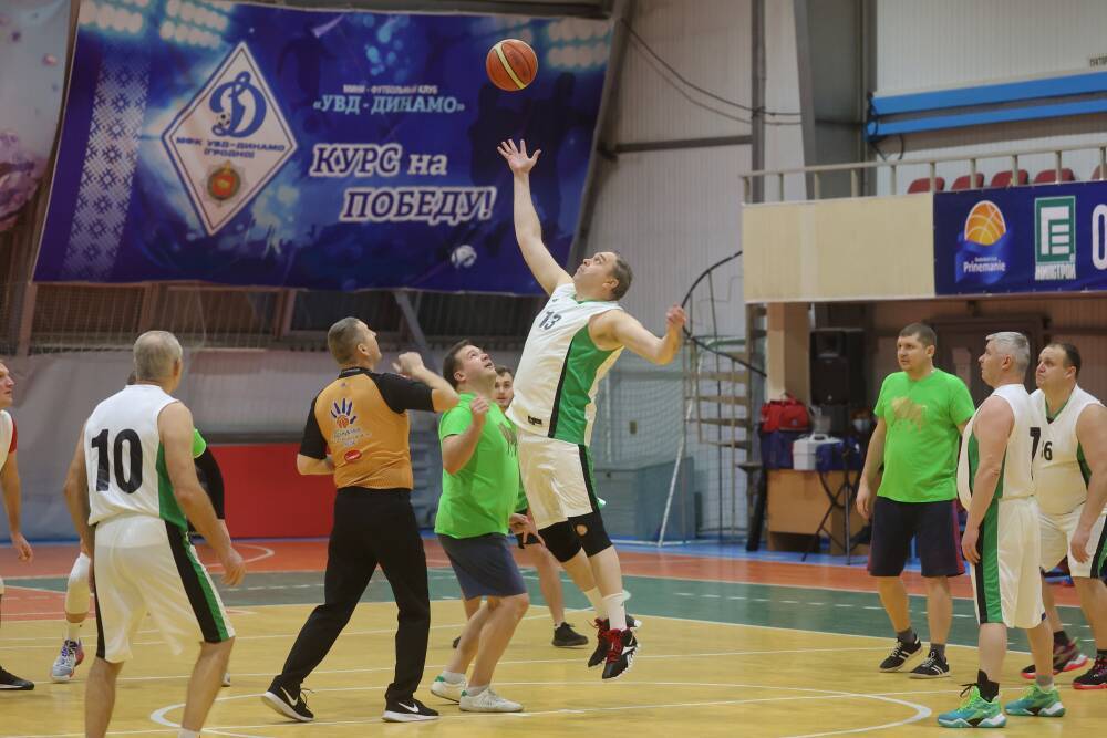 Спорт во благо. Руководство области приняло участие в благотворительном баскетбольном матче в поддержку детей с ДЦП