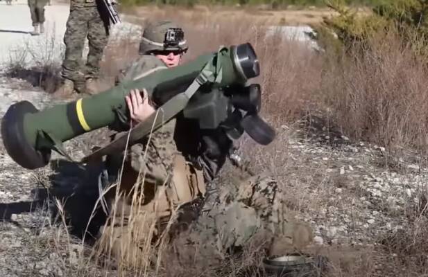 Украинские военные провели учебные стрельбы из ПТРК Javelin на Донбассе